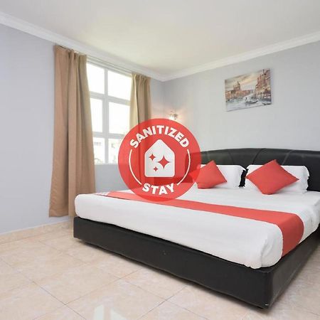 Oyo 892 Hotel Grand Nadia Лабуан Екстериор снимка