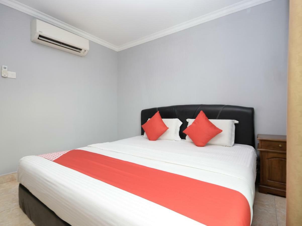 Oyo 892 Hotel Grand Nadia Лабуан Екстериор снимка