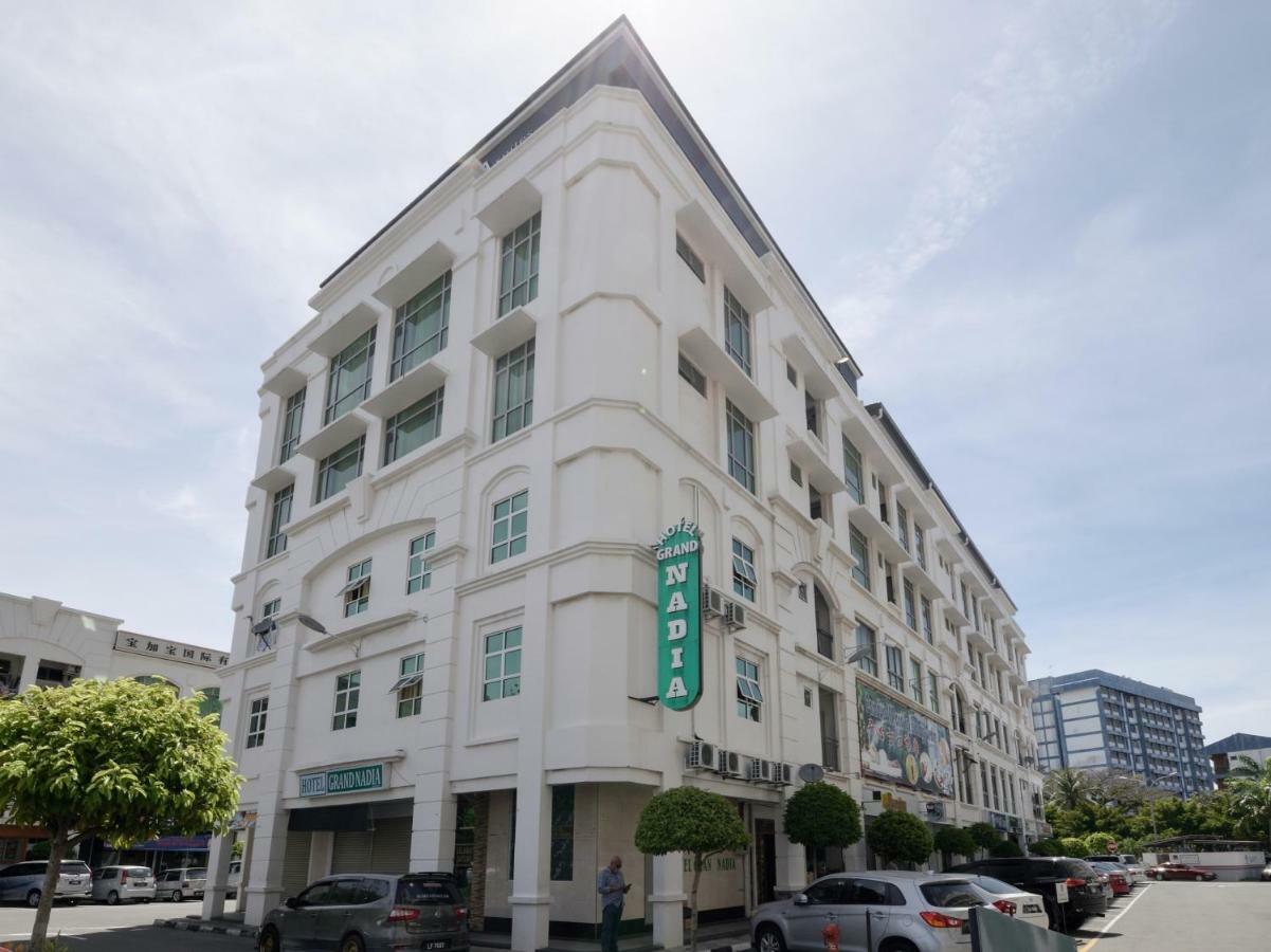 Oyo 892 Hotel Grand Nadia Лабуан Екстериор снимка